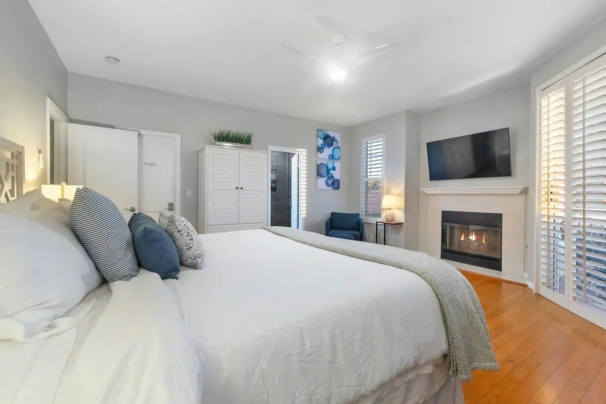 Ocean View Gem with Rooftop Deck and Hot Tub gallery image 3