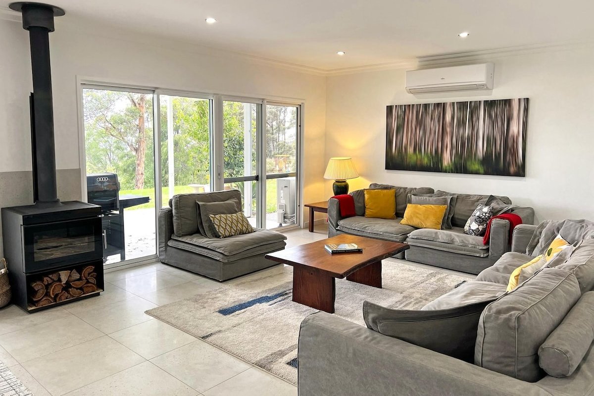 Shadforth Rise: Peaceful modern haven, Inlet views gallery image 2