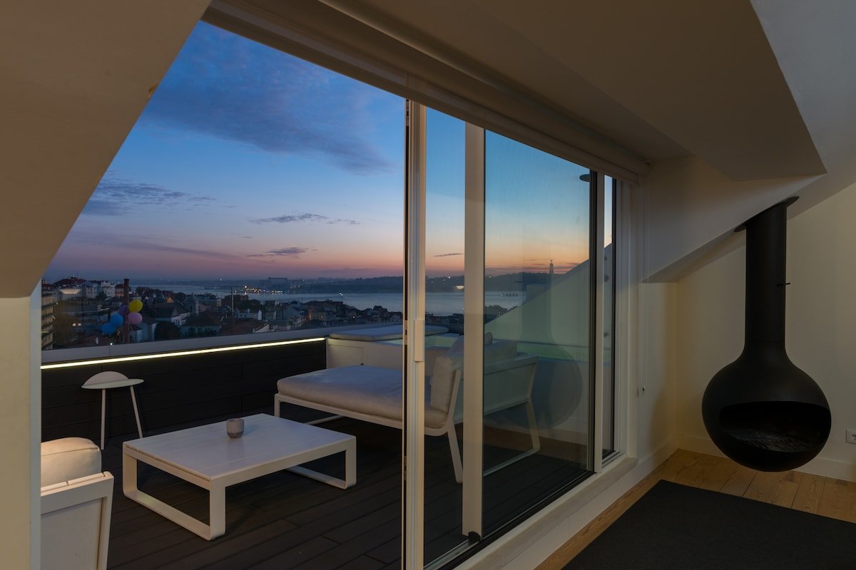 Lx360°Penthouse with scenic views in Principe Real gallery image 3