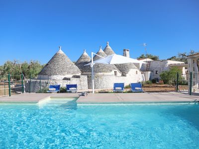 TD Trulli Albapetra Pool & Olive Trees