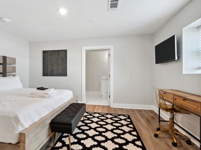 Entire Boutique Hotel w/Pool & Parking, 6 Suites