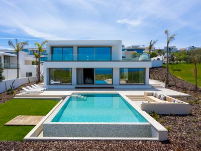 Brand new Luxury villa on the beach