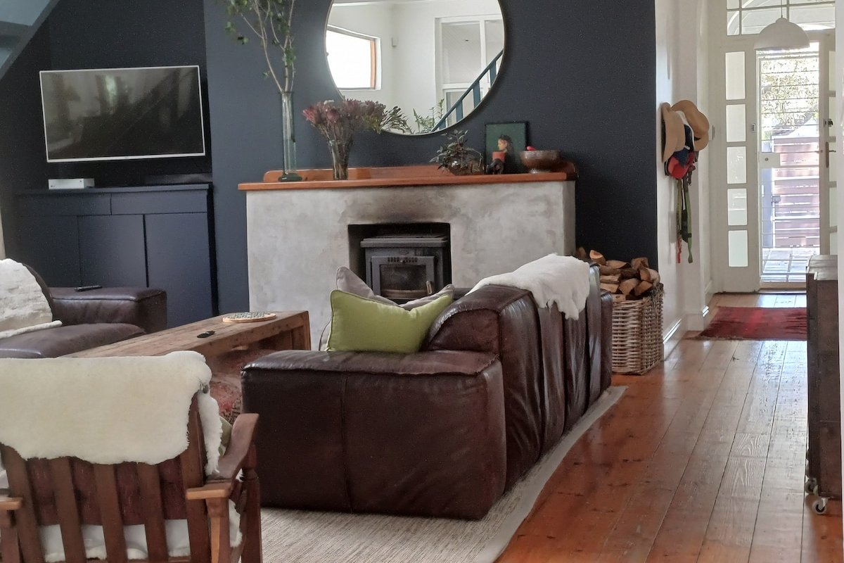 Sea Point Family Home gallery image 2