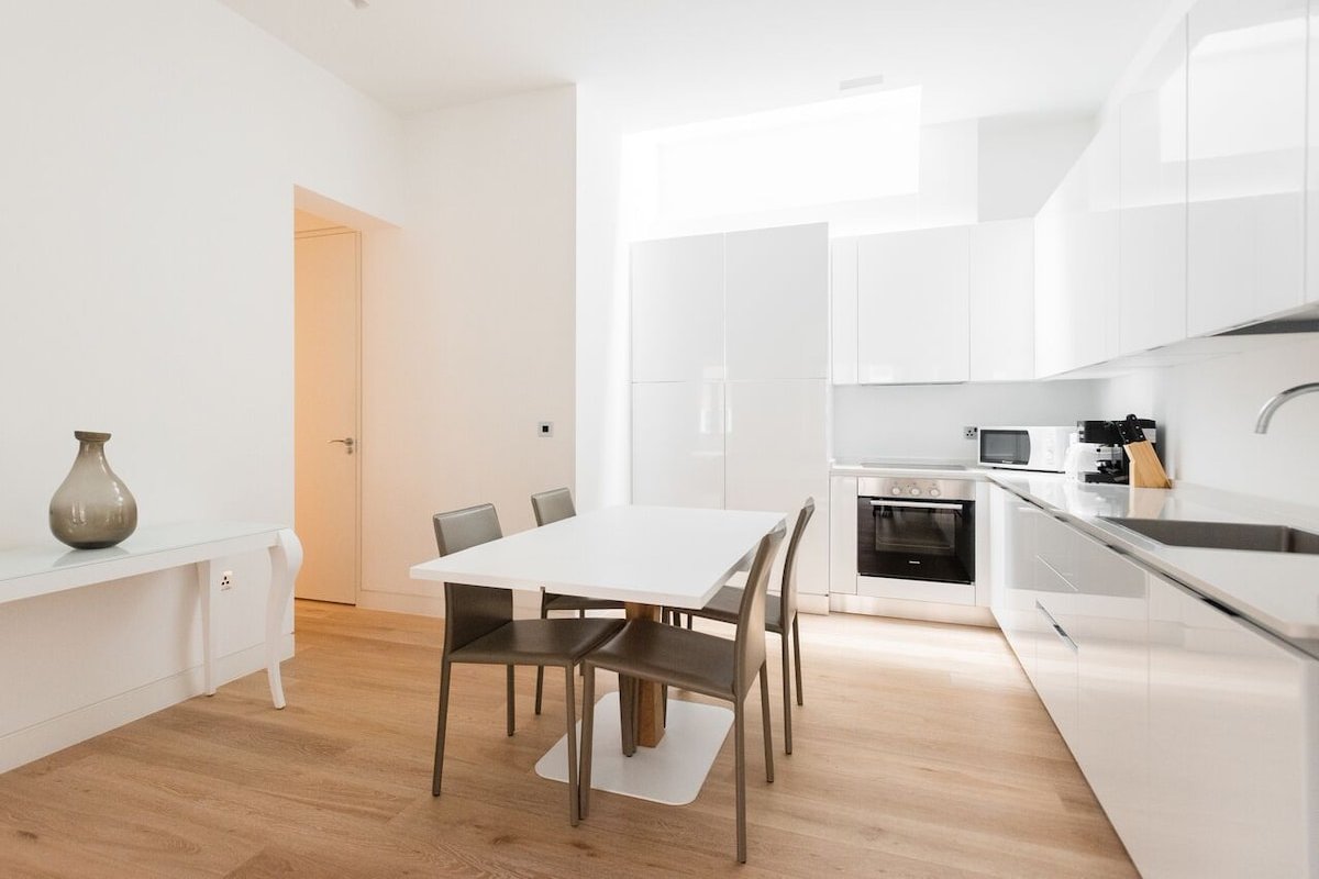 Spectacular 2 Bedroom in Trafalgar Sq gallery image 5