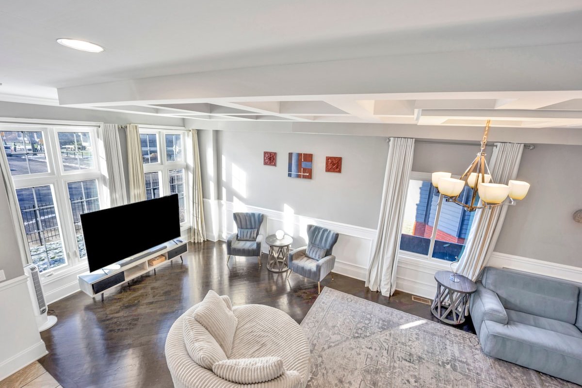 Lux Home Chicago 7mins Downtown gallery image 5