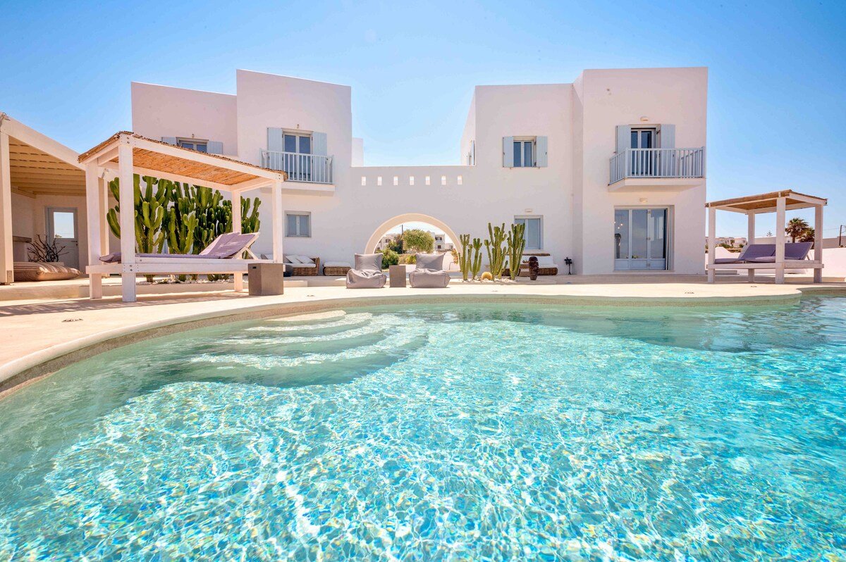 Luxury Villa , with unique architecture gallery image 5