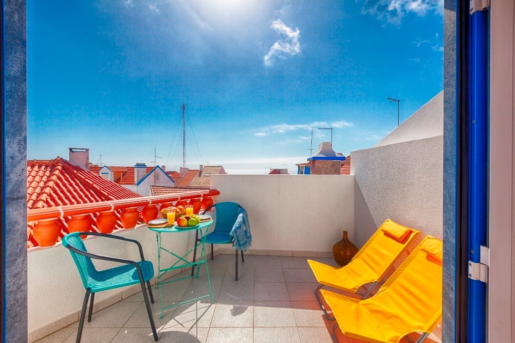 LIKE-HOME-Ericeira center-T4 House-Boa Onda gallery image 2