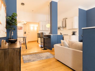 Stunning 2Bed 2Bath by Hyde Park