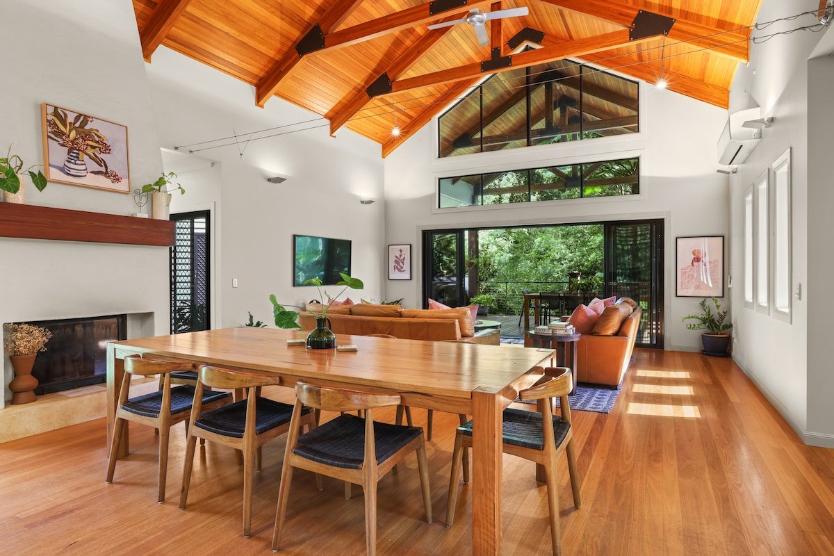 The Flaxton Treehouse gallery image 4