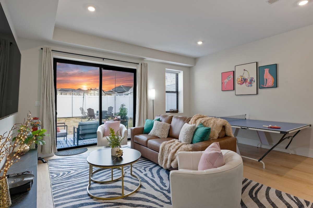 LUX 3BD/3BA Near PATH to NYC! Secure 2 Car Parking gallery image 5