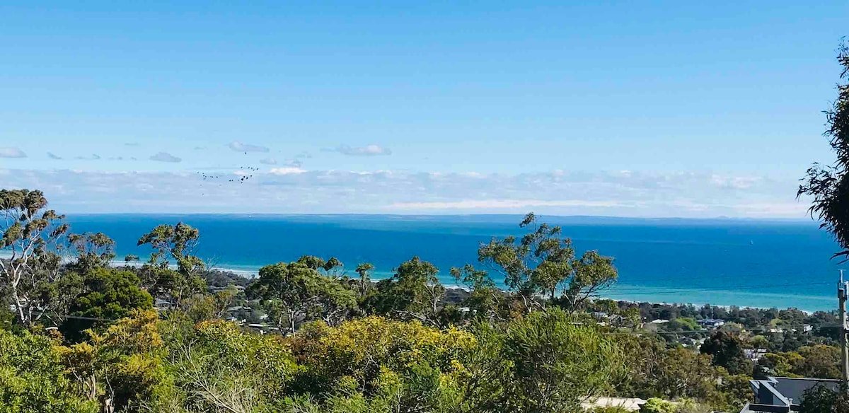 Treehouse Beach Retreat•180° Water Views•Amaz’gLoc gallery image 5