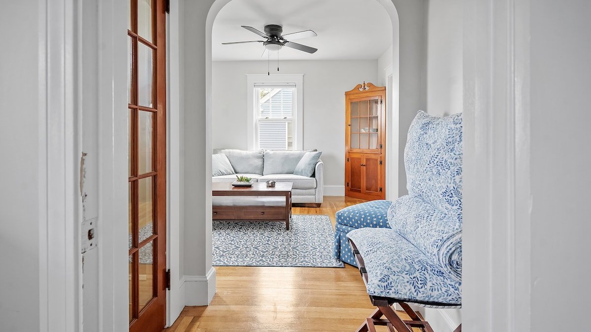 Green End Inn 2-Family House gallery image 5