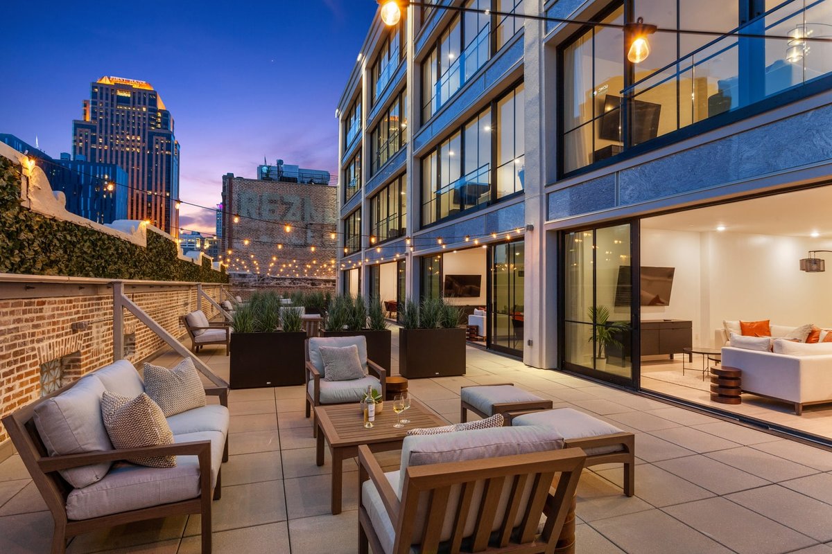 The Moderne | Large Terrace