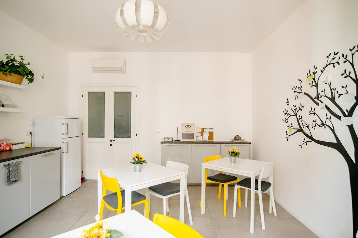 Guesthouse Tree Rooms Modern gallery image 4