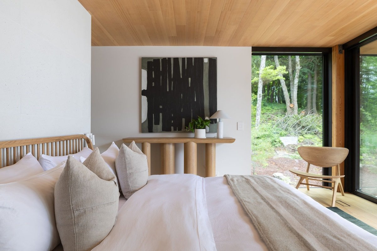 NEW – BirchHouse – Modern Lakefront Luxury gallery image 5