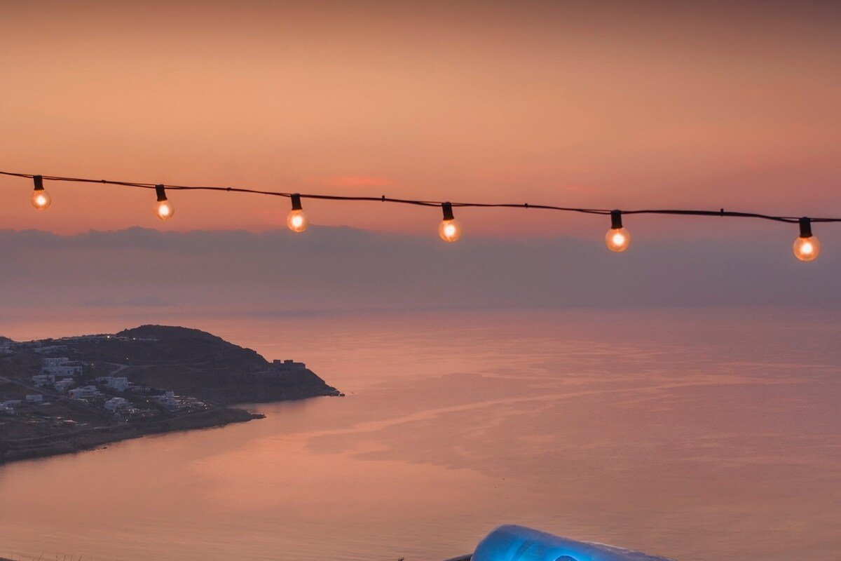 Stunning Villa, INSANE Views, disco, Hotub, Cinema gallery image 3