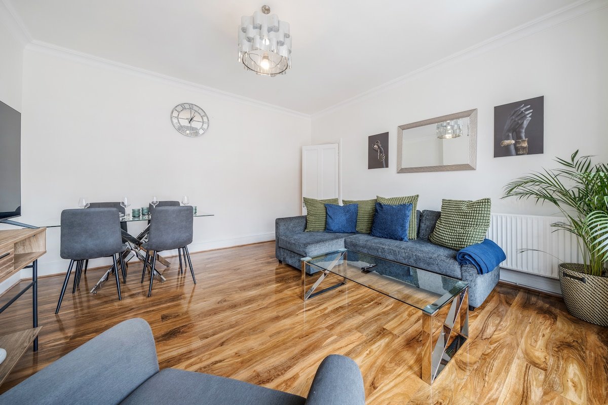 J-DYC2 Oxford Street – Selfridges – 3bed with lift gallery image 4