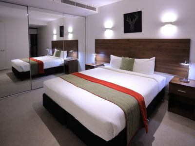 Two Bedroom Two Bathroom Apt on Flinders Street