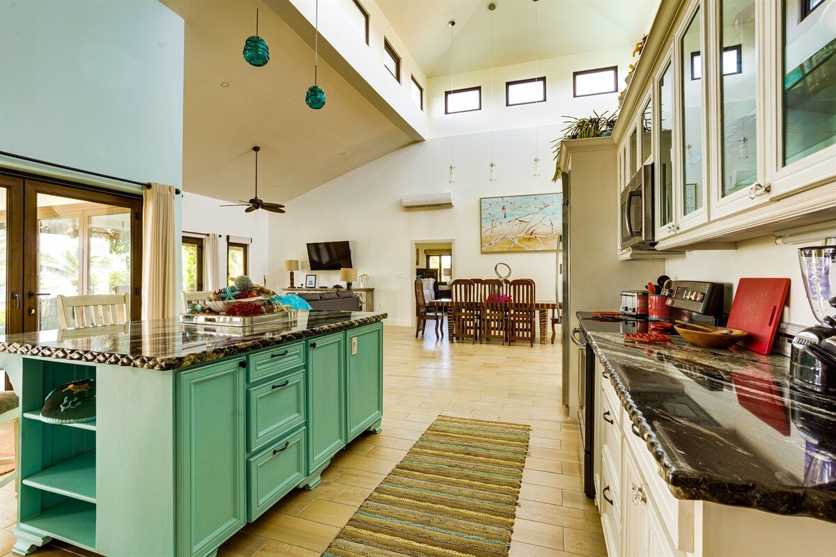 Luxury Home with Pool, Palapa & Elegant Decor gallery image 5