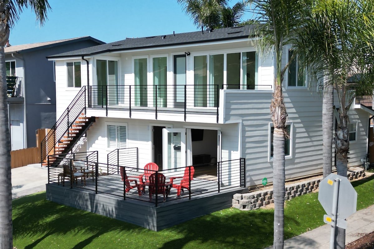 Pacific Beach House with Sun Deck & Private Yard! gallery image 3