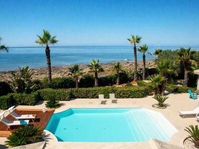 Villa White Dahlia, with pool and sea view