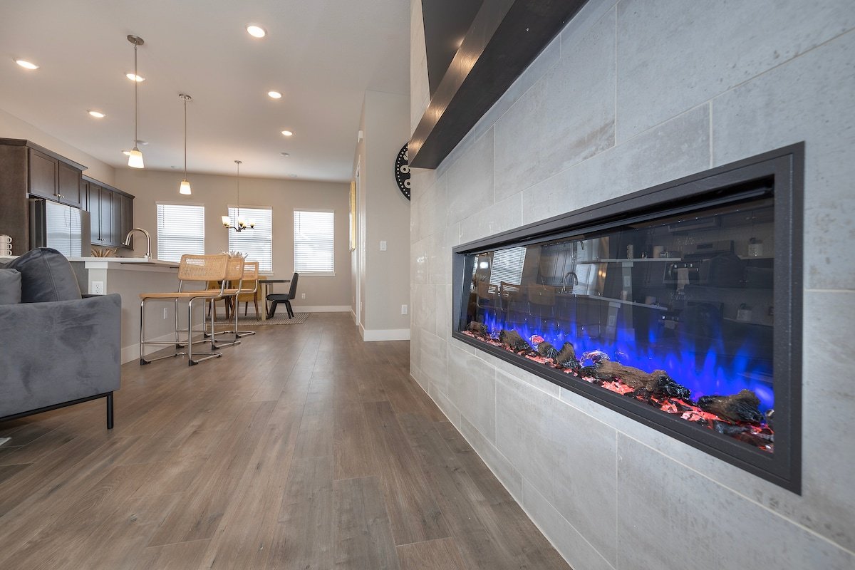 A Dream Getaway with Rooftop Mountain Views! gallery image 2