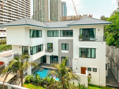 免费接机 市中心豪华别墅 超大泳池 KTV房 Netflix 管家服务