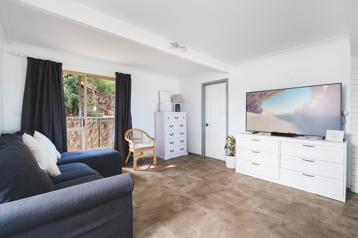 Oceanview Manor by Peppy Beach Retreats® gallery image 4