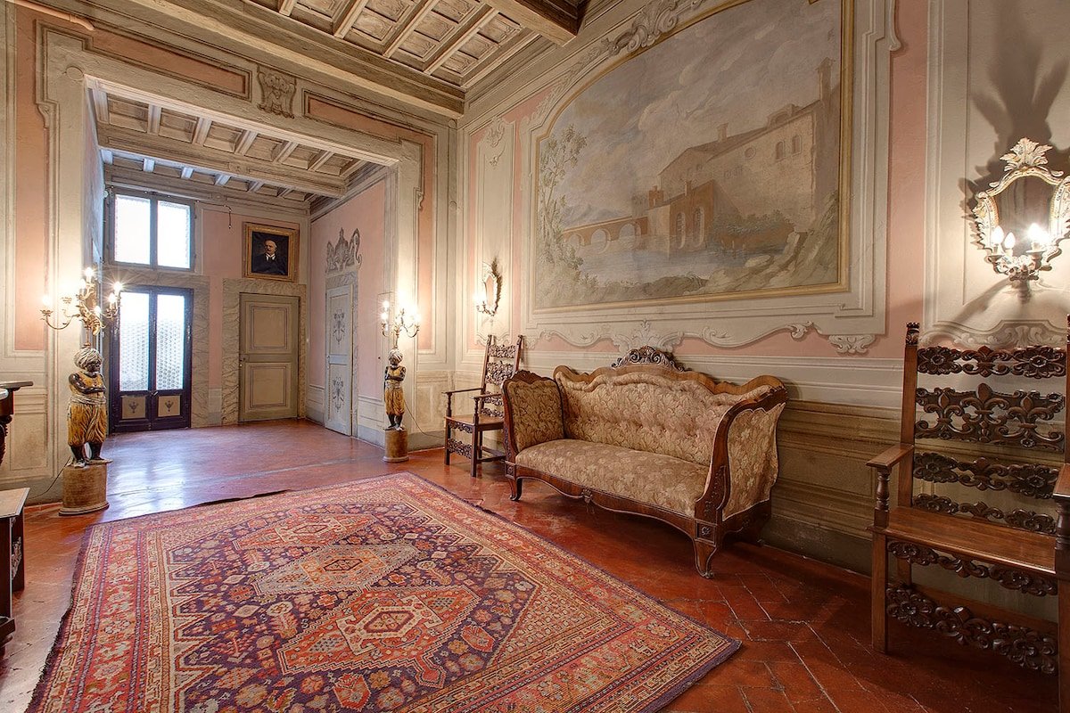 great flat with terrace in the heart of florence gallery image 3