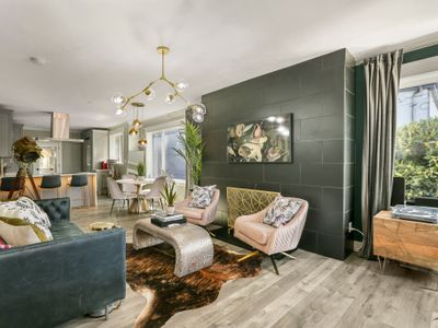 Casa Ballard-Mid-Century Modern Entire House