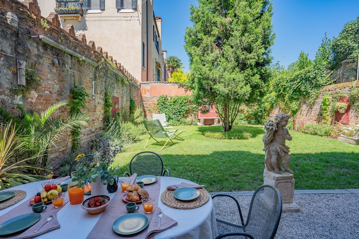 Casa della Sensa 1 Garden & Canal View gallery image 5