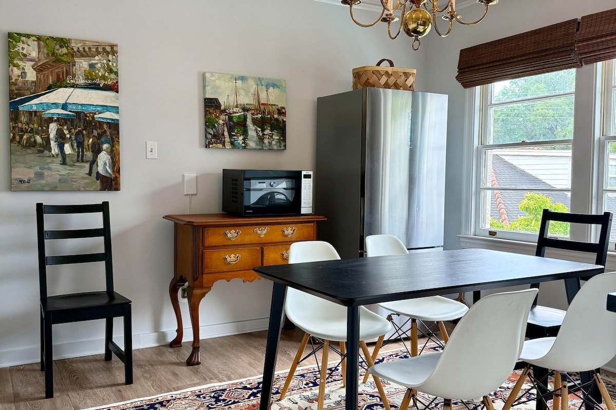 Spacious, 2bed 2bath near Audubon Park & Streetcar gallery image 4