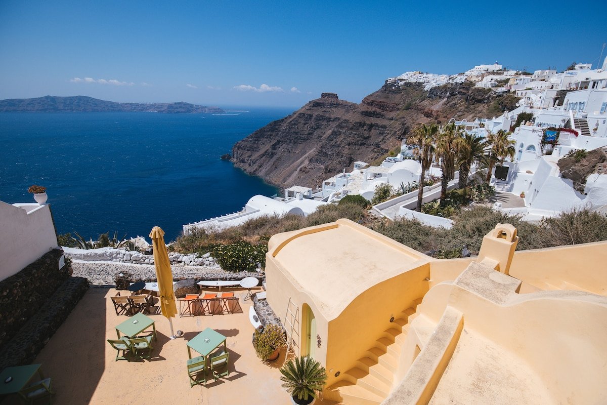 “Sensyo” entire cave home with unique sea views gallery image 2