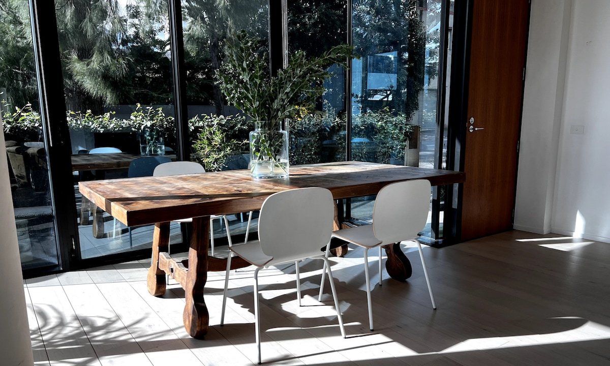 Two Level Luxe Townhouse gallery image 5