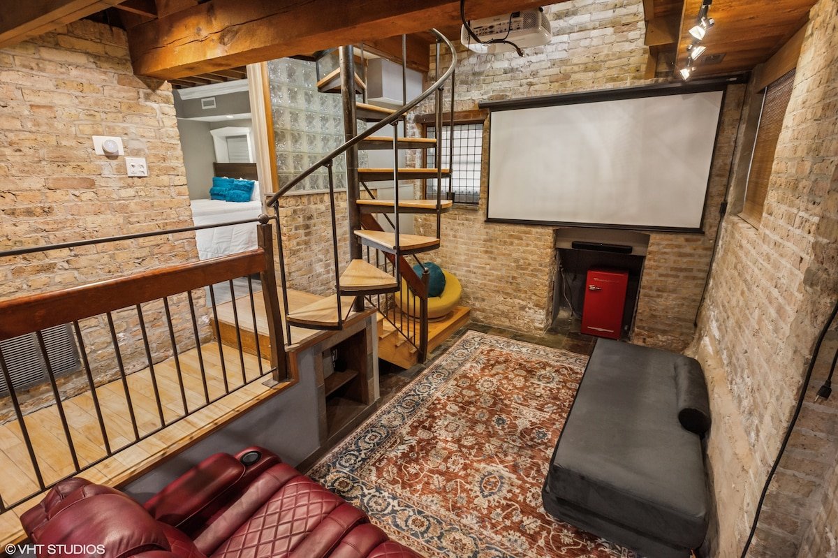 Luxury Loft with Private Pool and Movie Theater gallery image 5