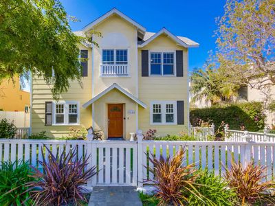 La Jolla Cottage Backyard Oasis & Walk to Village!