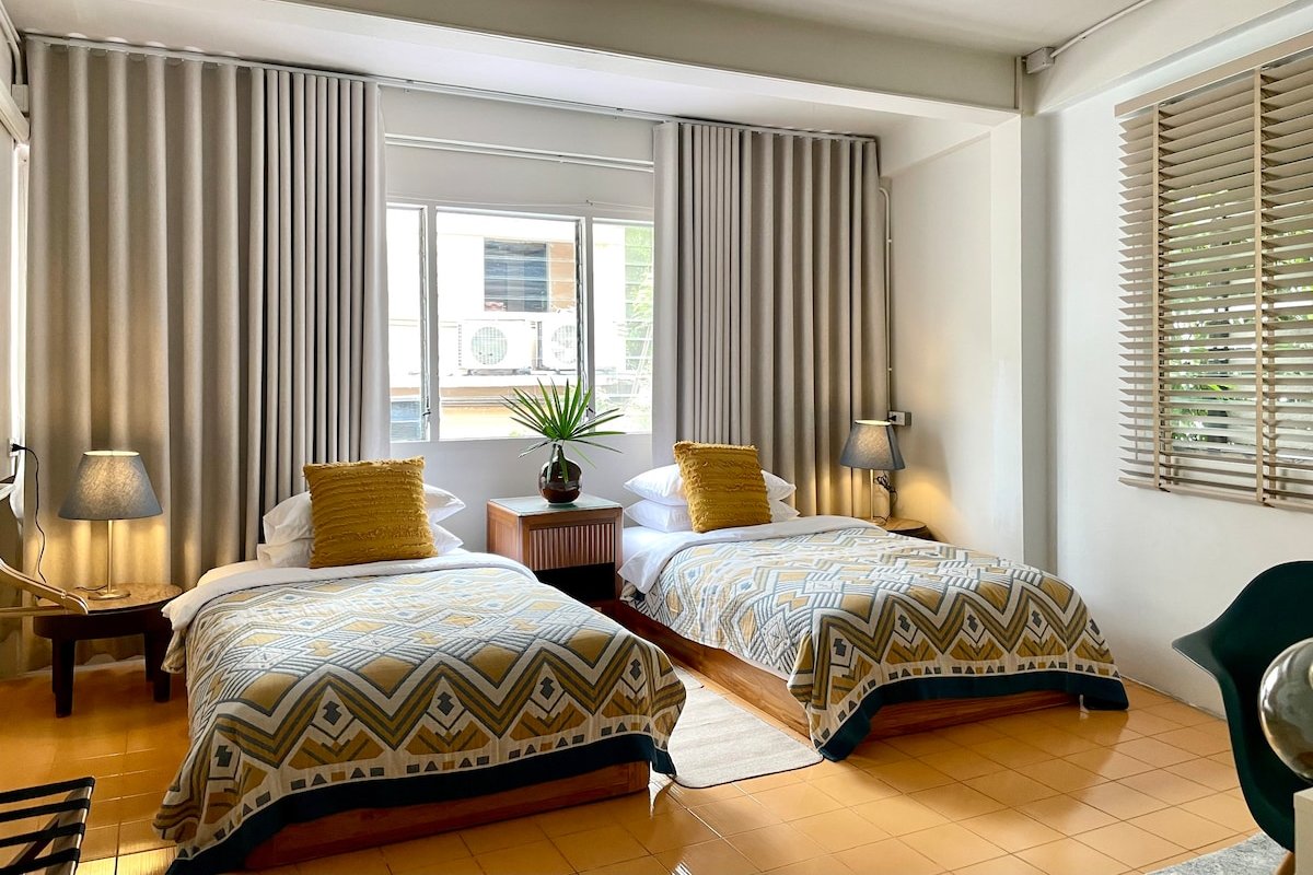 Tropical designer house 4BR in the hip area Ekamai gallery image 4