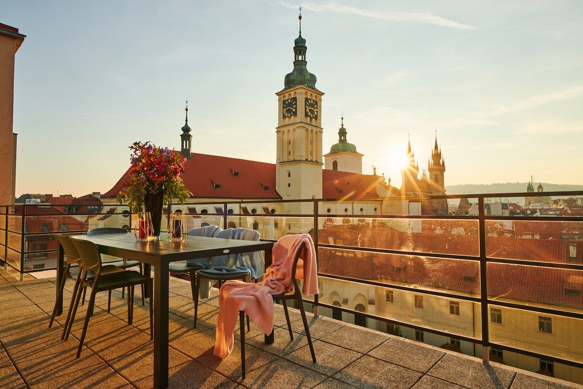 Chic Two Bedroom Old Town Apartment with a terrace gallery image 4