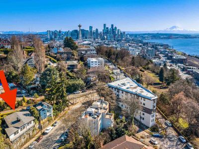 Water Views | Sleeps 20 | 2 Kitchens & Living Rms