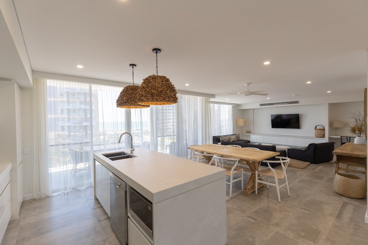 Suite 11, Penthouse | Astina Suites Forster gallery image 3
