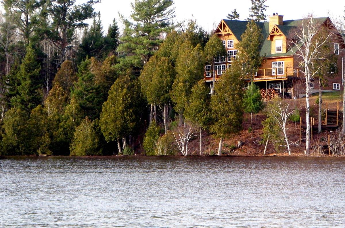 Cedar Brook Landing River Lodge