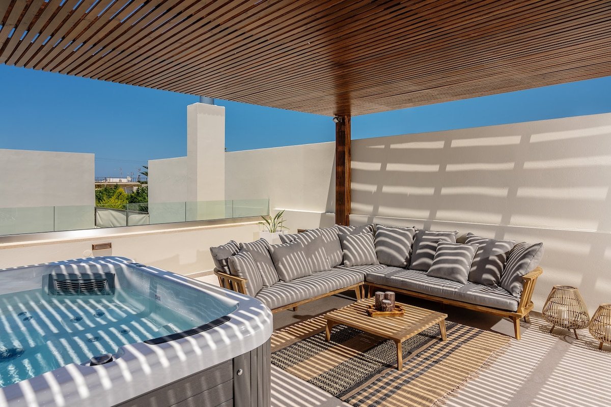 Amara II – walking distance to the beach & shops! gallery image 5