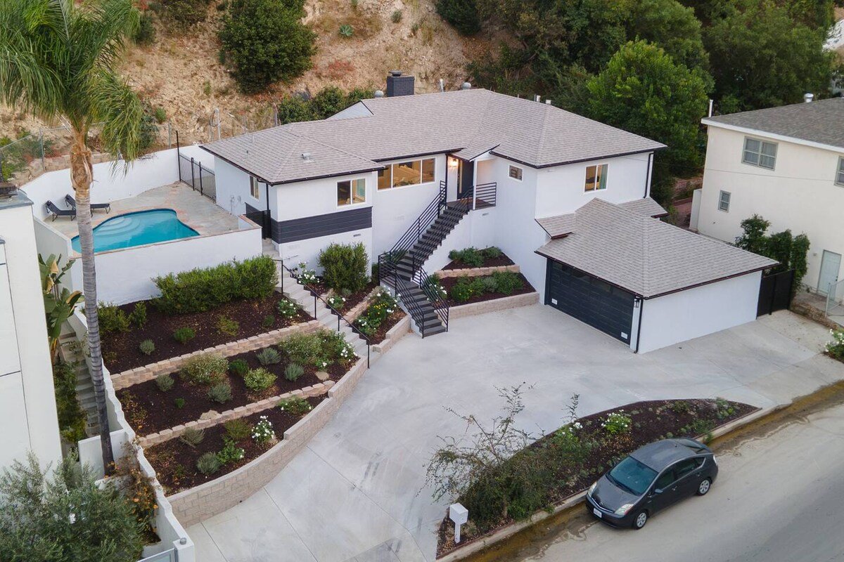 Benedict Canyon Retreat with Private Pool & Views gallery image 2