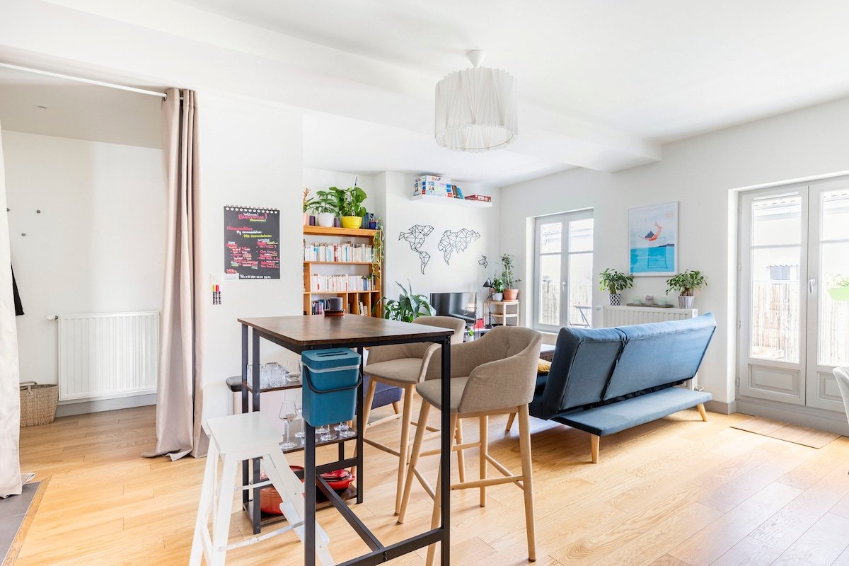 Un balcon en centre-ville gallery image 5