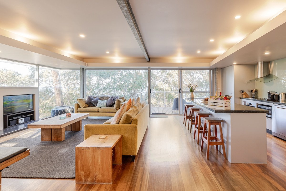 Lorne Luxury views to the bay gallery image 3