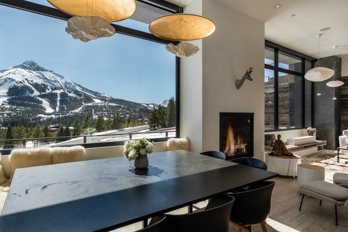 The View – Mountain Village! Private Ski Access! gallery image 4