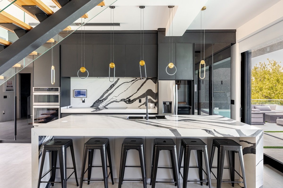 NEW Liquid BEACH Villa · 5 beds · 2 Pools · 10 ppl