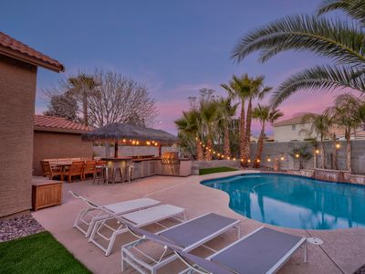 EPIC 5 bd/3ba Resort Pool 9 mins to Vegas Strip!