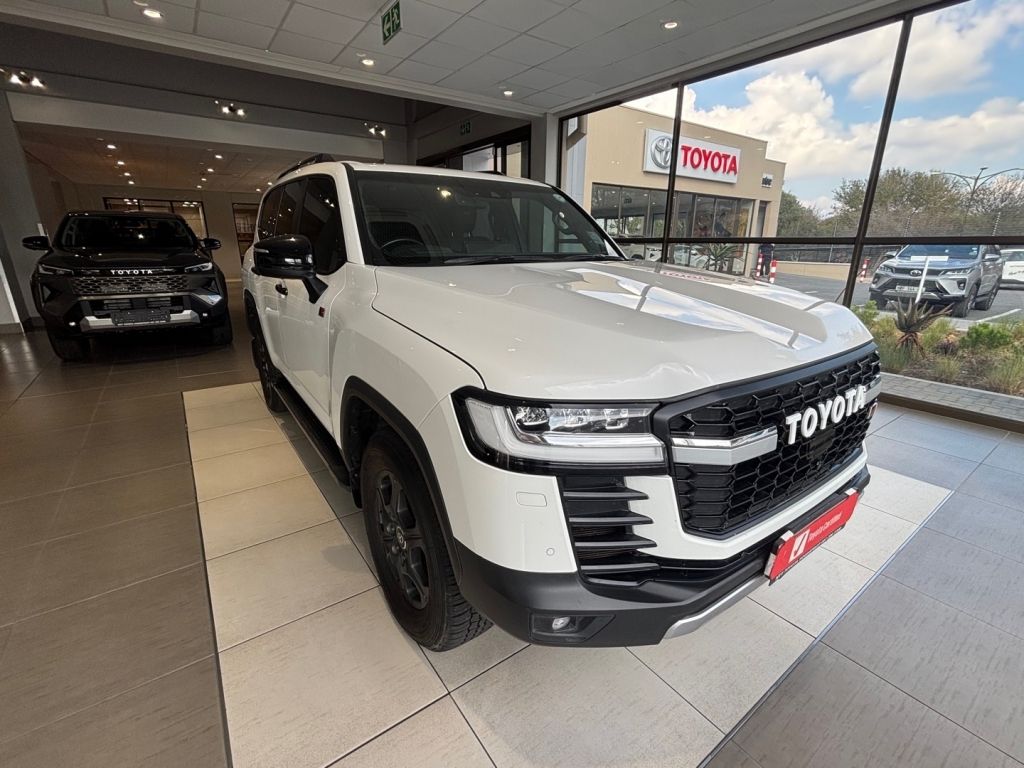 TOYOTA LANDCRUISER 300 V6 3.3D GR-S for Sale in South Africa