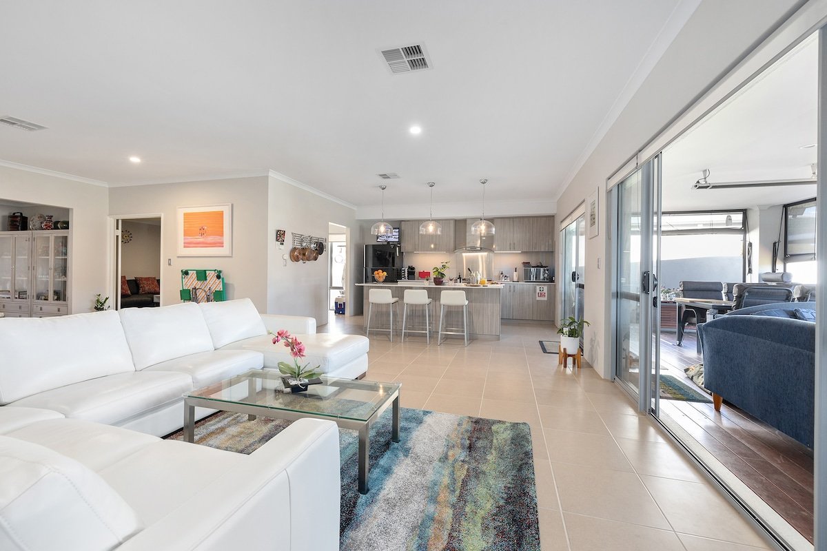 Spacious family waterfront peaceful dream home gallery image 5